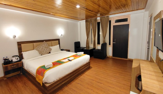 kanchenjunga view room with balcony